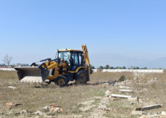 लांघा रोड छरबा सहसपुर में 100 बीघा भूमि पर कार्रवाई, होरावाला रोड छरबा में 25 बीघा अवैध प्लॉटिंग ध्वस्त