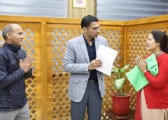 टिहरी बांध परियोजना अन्तर्गत विस्थापित परिवार को आवासीय भूख्ंाड पर दिलाया कब्जा