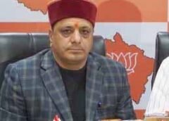 चुनावी आहट से पहले राजस्व ग्राम की हितैषी बन रही कांग्रेस का प्रदर्शन राजनैतिकः चौहान