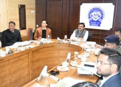 निर्माणाधीन परियोजनाओं को समय पर पूरा करें विभागः मुख्य सचिव