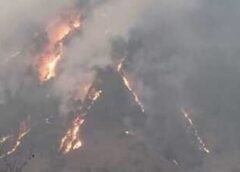 फायर सीजन शुरू होते ही थराली के जंगलों में लगी भीषण आग