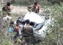 खाई में गिरी कार, चालक की मौत