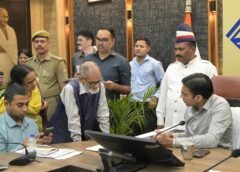 बेटे-बहू ने बुजुर्ग पिता को घर से निकाला, डीएम दिखाई संवेदनशीलता, भरण-पोषण अधिनियम में वाद दर्ज