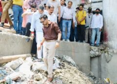 शहर में नदी-नालों की सफाई युद्धस्तर पर संचालितय डीएम उतरे मैदान में