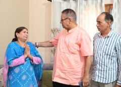 मंत्री जोशी ने असम विमान दुर्घटना में शहीद हुए स्क्वाड्रन लीडर प्रशांत सिंह के परिजनों से की भेंट