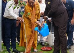 लोक भवन में पारंपरिक उल्लास के साथ मनाया गया हरेला पर्व, राज्यपाल ने किया पौधरोपण
