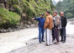 स्यानाचट्टी में यमुना नदी पर निर्माणाधीन ब्रिज का कार्य एक सप्ताह में करें पूराः डीएम