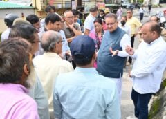 चिड़ोंवाली मंदाकनी विहार में क्षतिग्रस्त पुल का मंत्री जोशी ने किया स्थलीय निरीक्षण