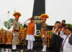 सीमांत क्षेत्र में शहीद स्मारक एवं विशाल तिरंगे का लोकार्पण, सीएम धामी ने वीर शहीदों को किया नमन