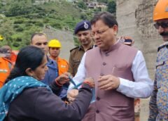 धराली में दुपट्टे के टुकड़े से बांधी थी सीएम धामी को राखी
