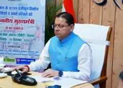 स्वास्थ्य जांच में बीमारी सामने आने वाले श्रमिकों के उपचार की भी व्यवस्था सुनिश्चित की जाएगीः सीएम