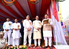 नवरात्रि के प्रथम दिवस पर ध्वजारोहण कर नौ दिवसीय मेले का उद्घाटन, सांस्कृतिक झांकियों का किया अवलोकन